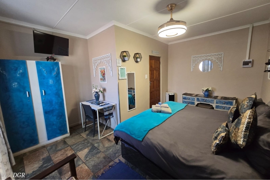 10 Bedroom Property for Sale in Rhodesdene Northern Cape